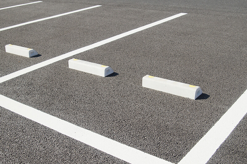 国道1号線沿いの立地、駐車場・駐輪場完備